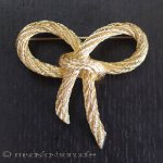 クリスチャンディオール リボン　ブローチ