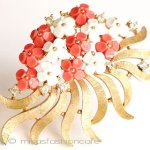 クラウン　トリファリ Trifari　花ブローチ