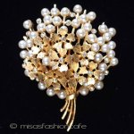 パールRSのお花ブーケ B.S.K刻印　ブローチ