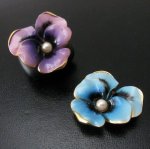 パンジー・すみれの花 ブローチ2点セット