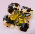 （画像用） べっ甲柄お花ブローチ