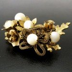 天然マザーオブパール お花ブーケ　ブローチ