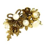 天然マザーオブパール お花ブーケ　ブローチ