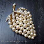 Trifari トリファリ パール苺 ブローチ Trifari トリファリ パール苺 ブローチ