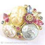 バロックパール花ブローチ パステル・ラインストーン バロックパール花ブローチ パステル・ラインストーン