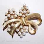 Trifari　 トリファリ パールりぼんブーケ