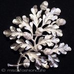 Trifari トリファリ どんぐり ブローチ Trifari トリファリ どんぐり ブローチ