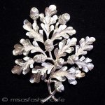 Trifari トリファリ どんぐり ブローチ Trifari トリファリ どんぐり ブローチ