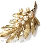 Trifari　 トリファリ オリーブ　ブローチ