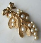 クラウンTrifari　ブローチ