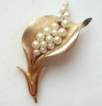 クラウントリファリ Trifari水芭蕉ブローチ