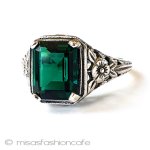 エメラルド　銀製お花 スターリング刻印リング