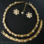 クラウンTrifari トリファリ パール小花　3点セット