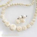 象牙アイボリーのローズ ネックレス＆イヤリングセット