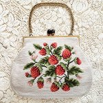 ビンテージバッグ（大） 苺イチゴ刺繍プチポアン