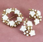 Trifari　トリファリ アイビーの葉リース