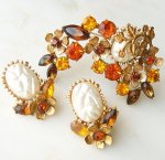 バロックパールとお花　 ブローチ・イヤリングセット