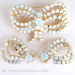 ヴィンテージアクセサリー クリスタルのリボン