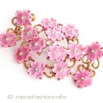 ピンク・ガラスのお花 ブローチ＆イヤリングセット