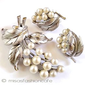 Trifari　 トリファリ パールのお花セット