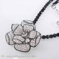 Kenneth Jay Lave フラワー ネックレス