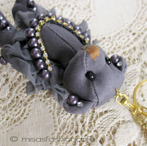 （画像用） クマさんチャーム 　グレー・パール・ビジュー
