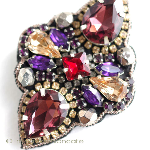 （画像用） Ｓｕｚａｎｎａ　Ｄａｉ プラムビジュー　ブローチ