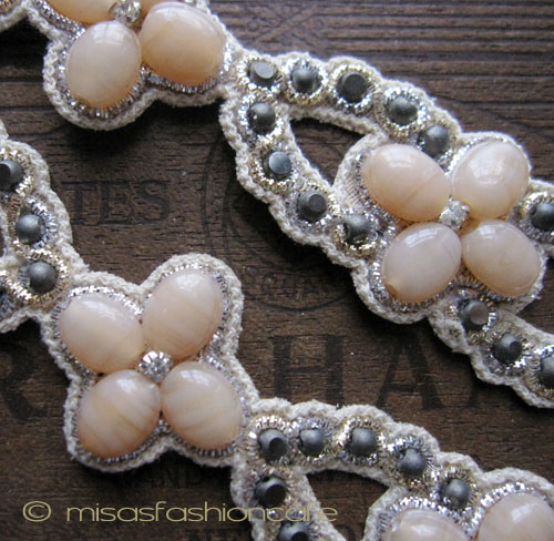 （画像用） ディーパ　グルナニ　 ヘアバンド　ピーチフラワー