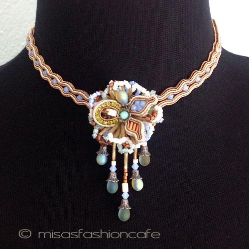 （画像用） Dori　ドリチャングリ フラワー　ネックレス