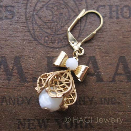 （画像用） HAGI ピアス・イヤリング 蕾 マザーオブパール