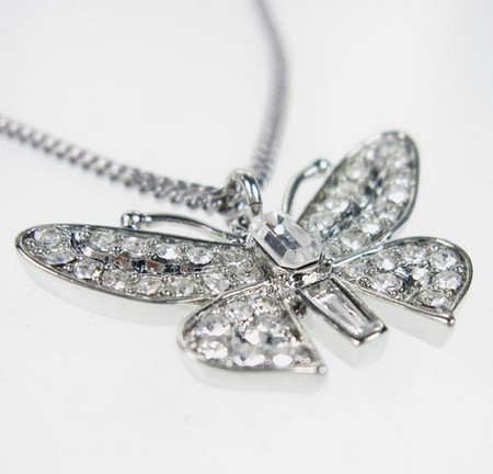 （画像用） KJL　蝶ネックレス