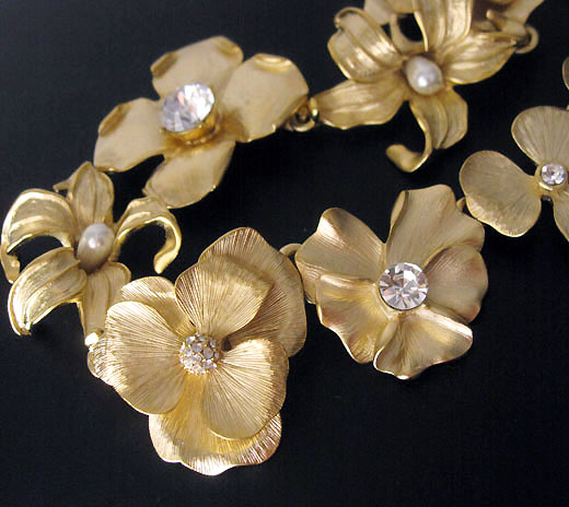 （画像用） KJL フラワーネックレス