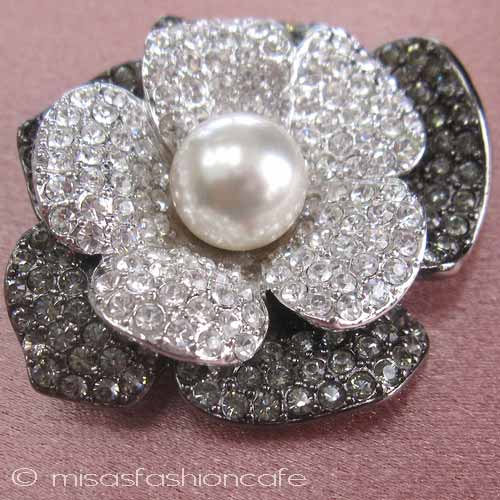 （画像用） KJLフラワー ブローチ