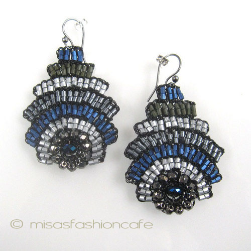 （画像用） Lavish 大振りピアス ４カラービーズ刺繍