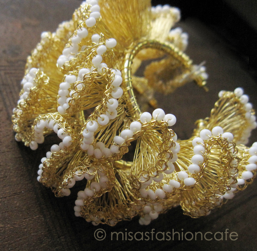 （画像用） Lavish ピアス 18Kgp フープ・ホワイト