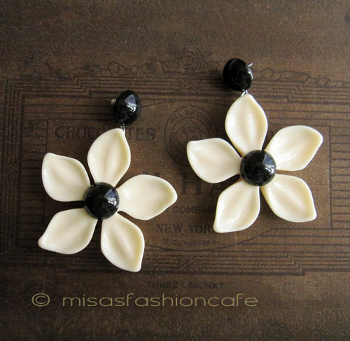 （画像用） ピアス 　フラワー（アイボリー）