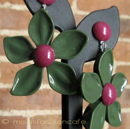 （画像用） ピアス 　フラワー（オリーヴ）