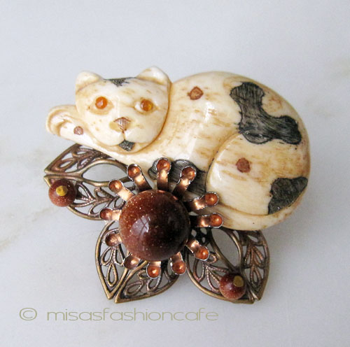 （画像用） NY ブローチ ネコ＆お花　天然石　