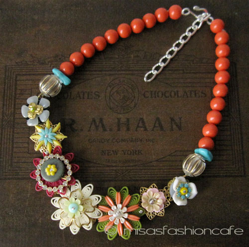 （画像用） NY お花ネックレス 　コーラル・マルチ