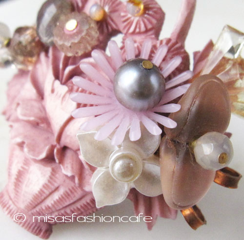 （画像用） NY ブローチ 　花かご 真珠・天然石