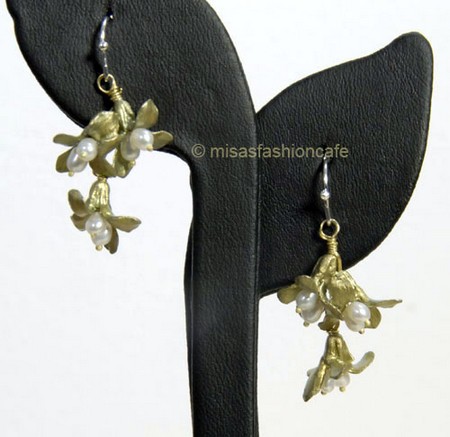 （画像用） Michaud ピアス 真珠のフラワー