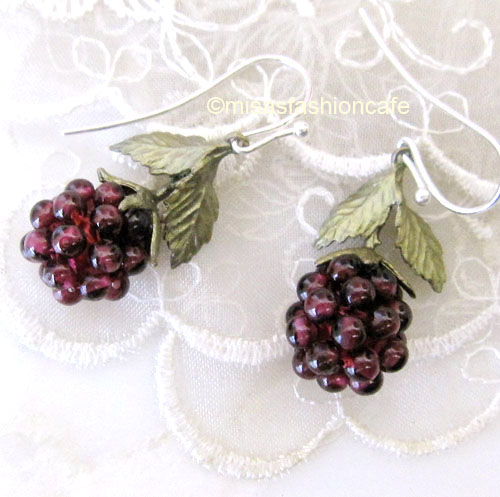 （画像用） ピアス　または　クリップ ガーネットのラズベリー