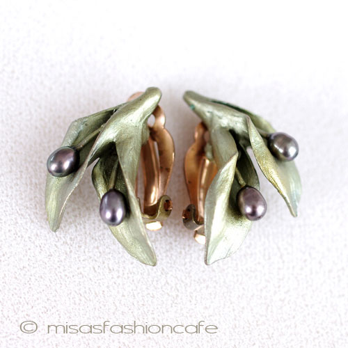 （画像用） Michaud イヤリング 真珠の花