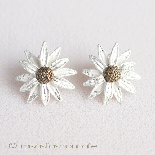 Michaud ピアス　　 　デイジーの花 - ウインドウを閉じる