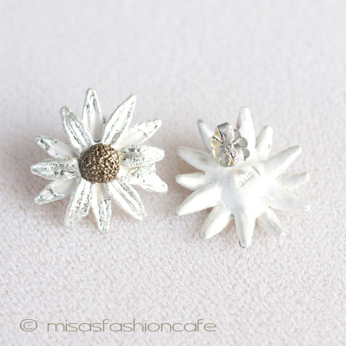 （画像用） Michaud ピアス　　 　デイジーの花
