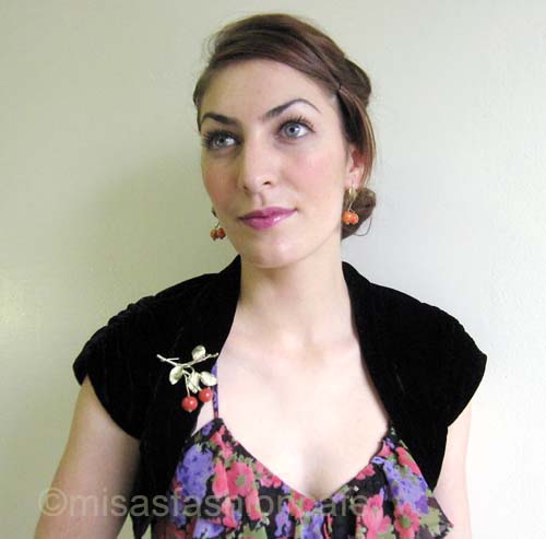 （画像用） マイケルミショー ピアス 天然珊瑚のりんご