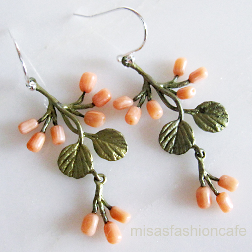 （画像用） ピアス　または　クリップ 珊瑚のいちご　再販！