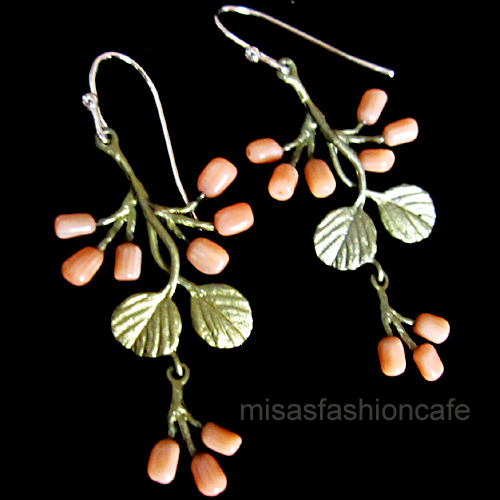 （画像用） ピアス　または　クリップ 珊瑚のいちご　再販！