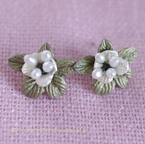 （画像用） マイケルミショー　ピアス 真珠 小花ブーケ 再販！