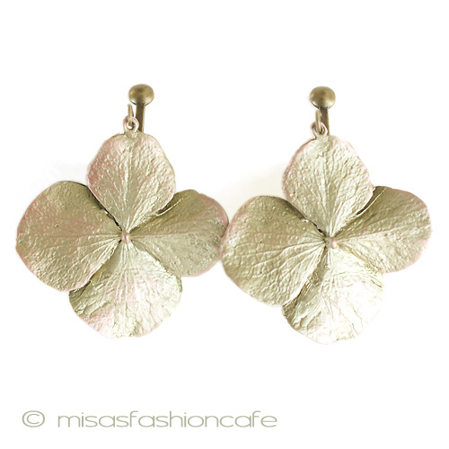 （画像用） マイケルミショー イヤリング 紫陽花アジサイの花